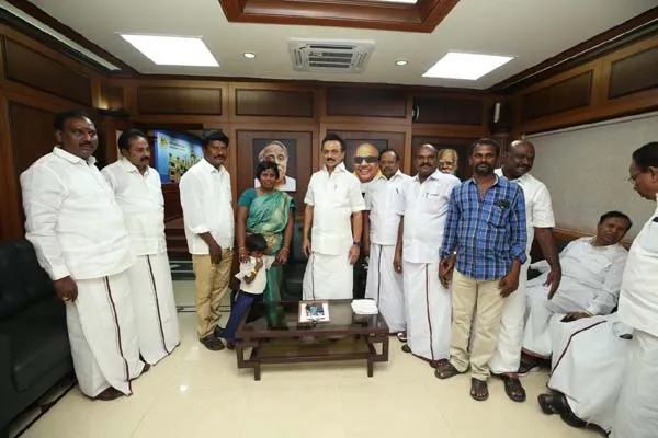 independent candidate join dmk